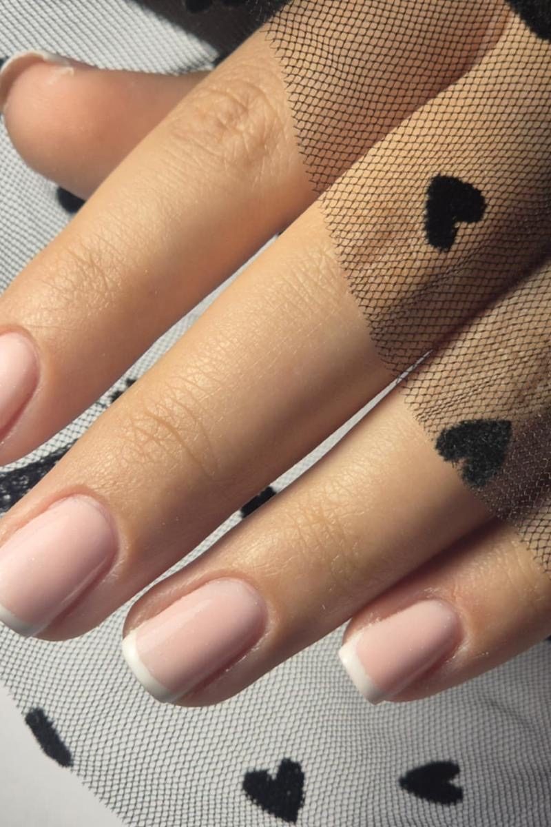 Classic Mini French — nail art gel french Rezé Nantes M&A Nail Design