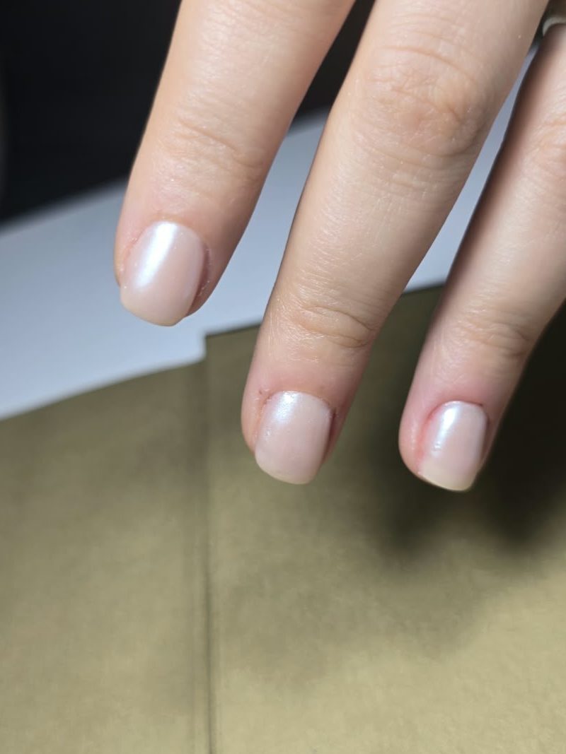Nude Nacré Détail — nail art gel natural Rezé Nantes M&A Nail Design