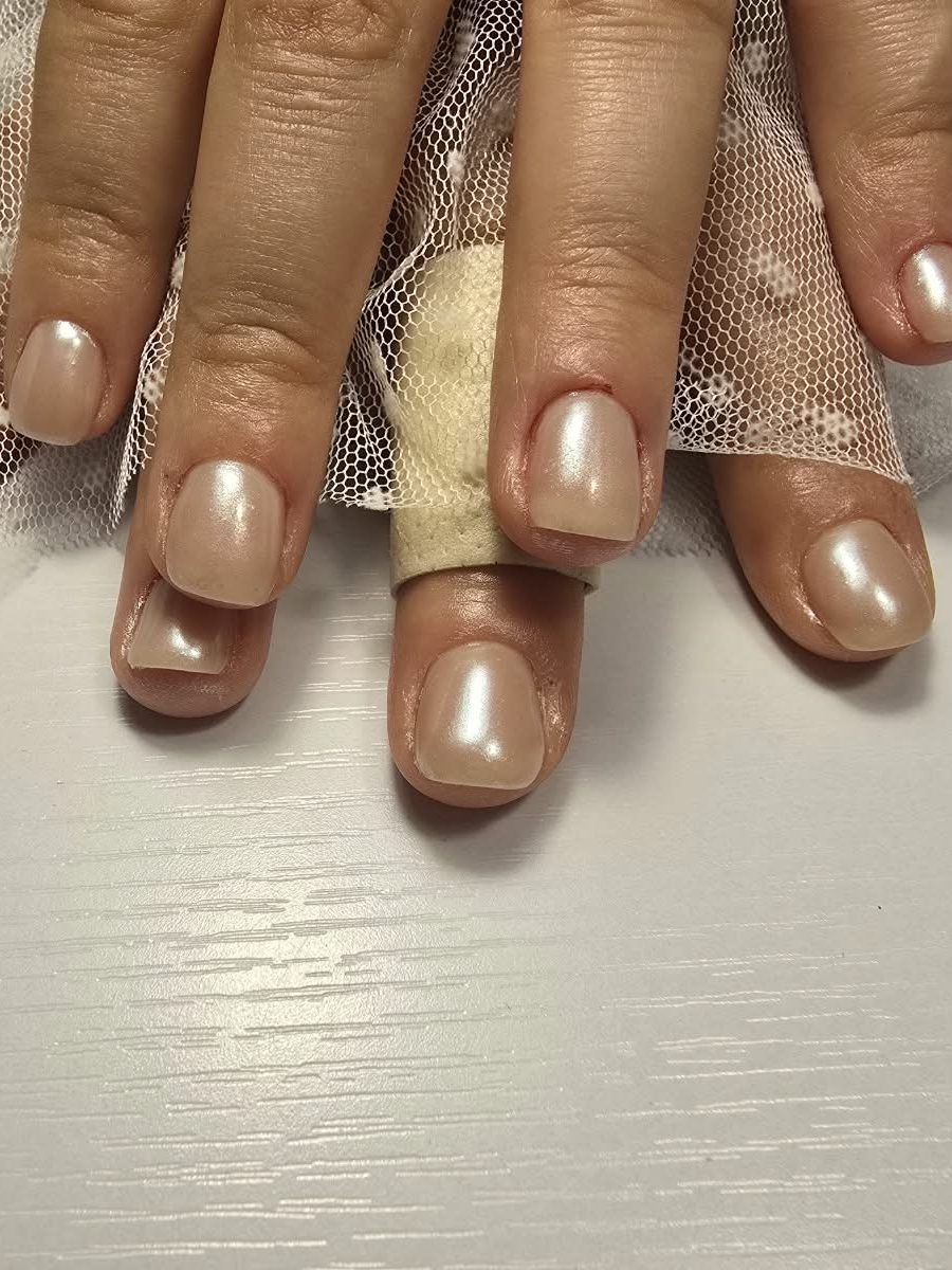 Nude Nacré Tulle — nail art gel natural Rezé Nantes M&A Nail Design