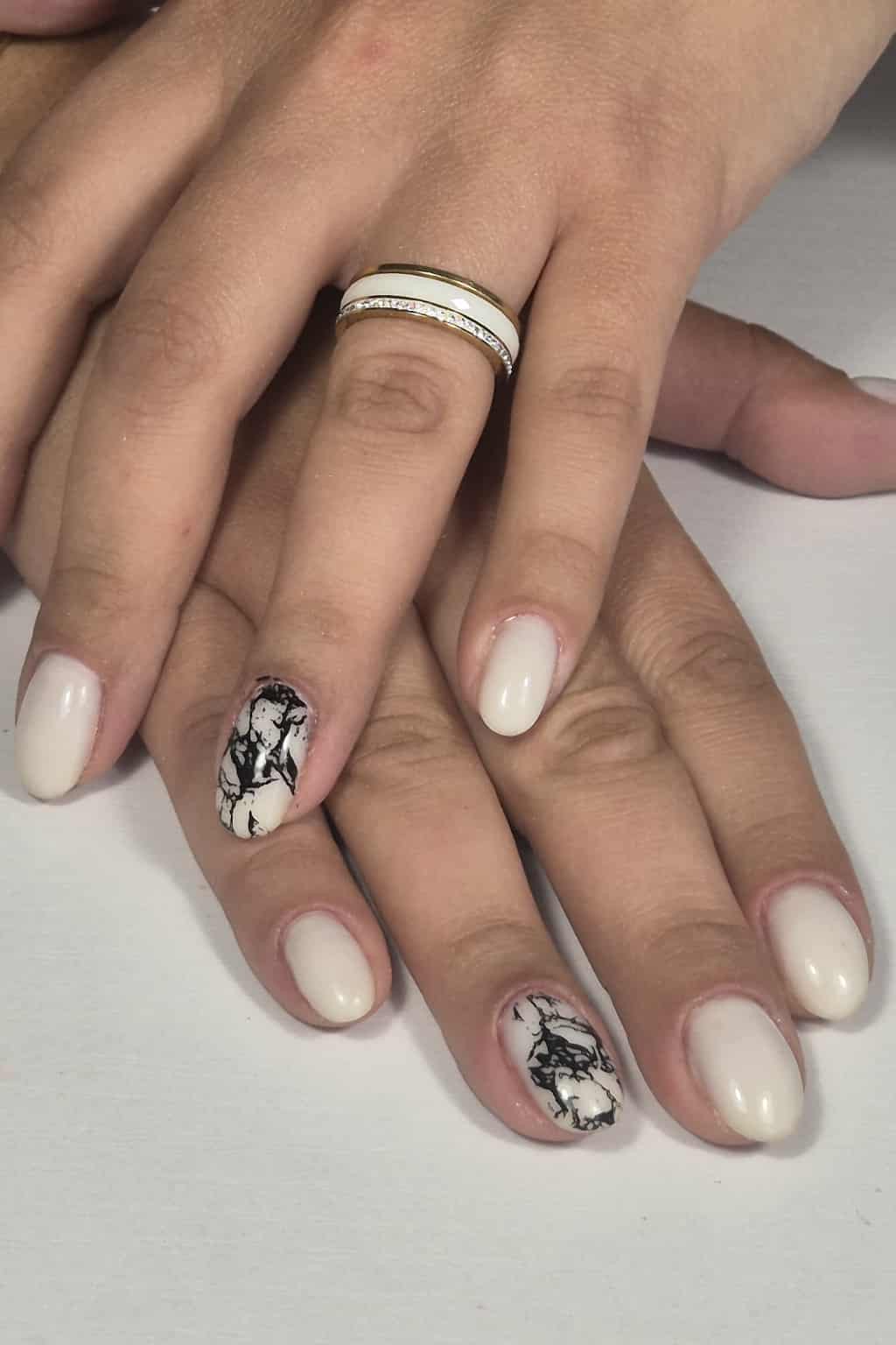 Marble White — nail art gel art Rezé Nantes M&A Nail Design